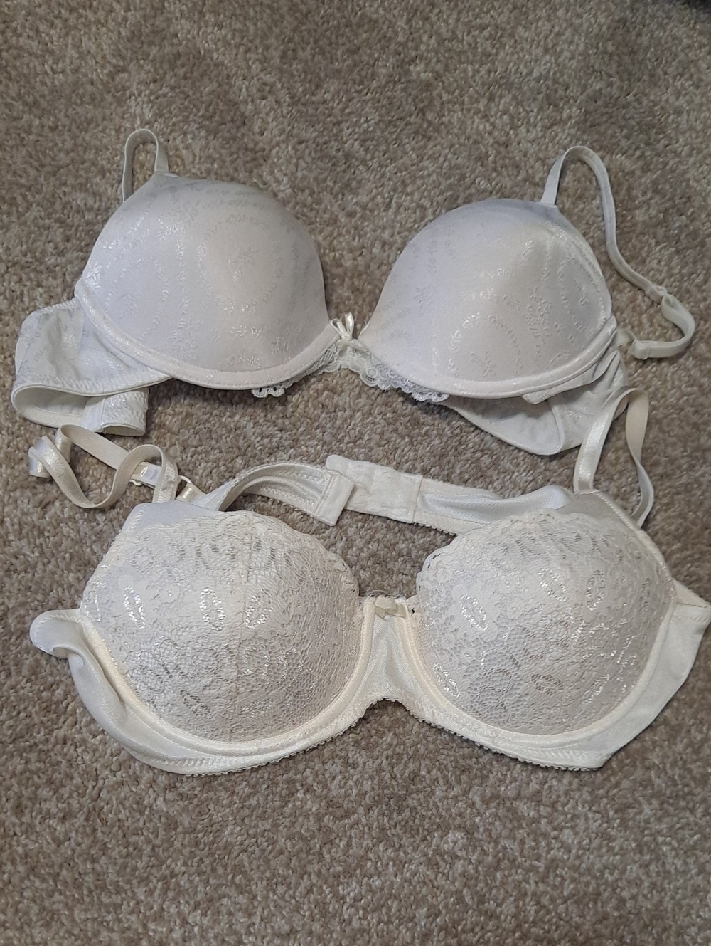 vassarette White Lace Push-Up Bra Duo